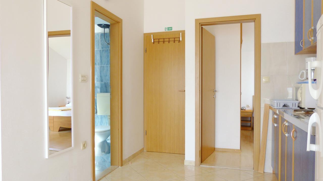 Beach Front Apartments Balica Rat Omis Exterior photo