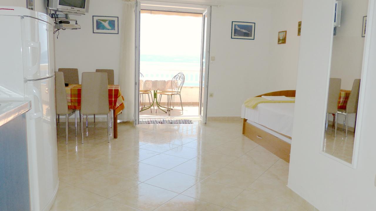 Beach Front Apartments Balica Rat Omis Exterior photo