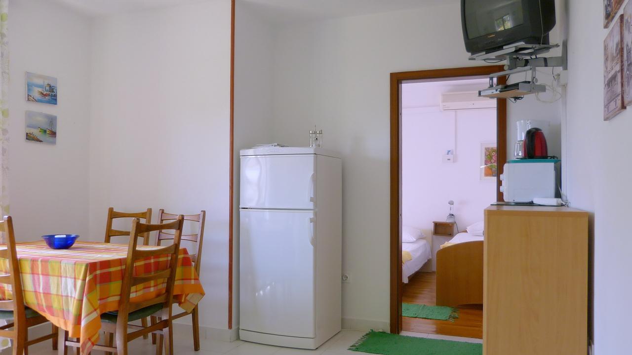 Beach Front Apartments Balica Rat Omis Exterior photo
